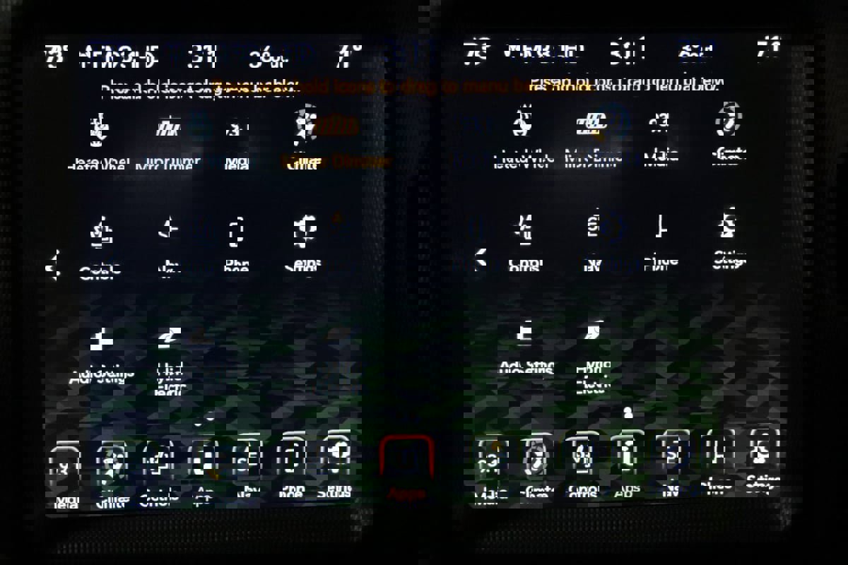 Used 2022 Jeep Wrangler Unlimited Sahara w/ Cold Weather Group image 59