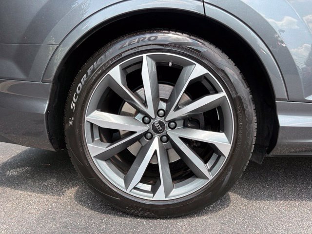 Used 2024 Audi SQ7 Prestige AWD/4WD image 16