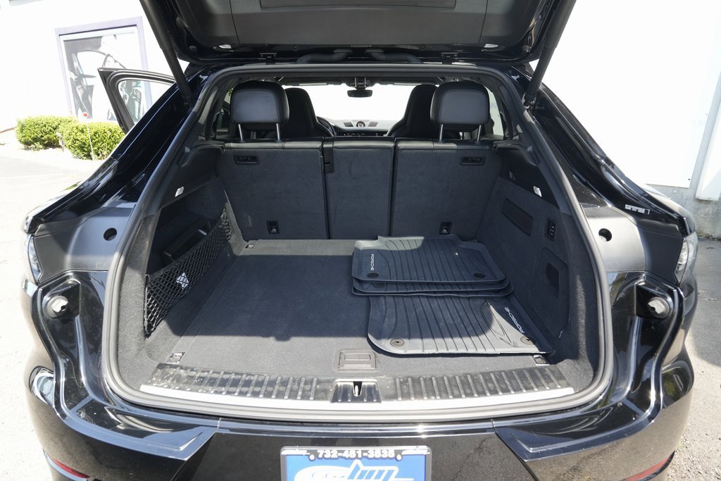 Used 2022 Porsche Cayenne Turbo image 16