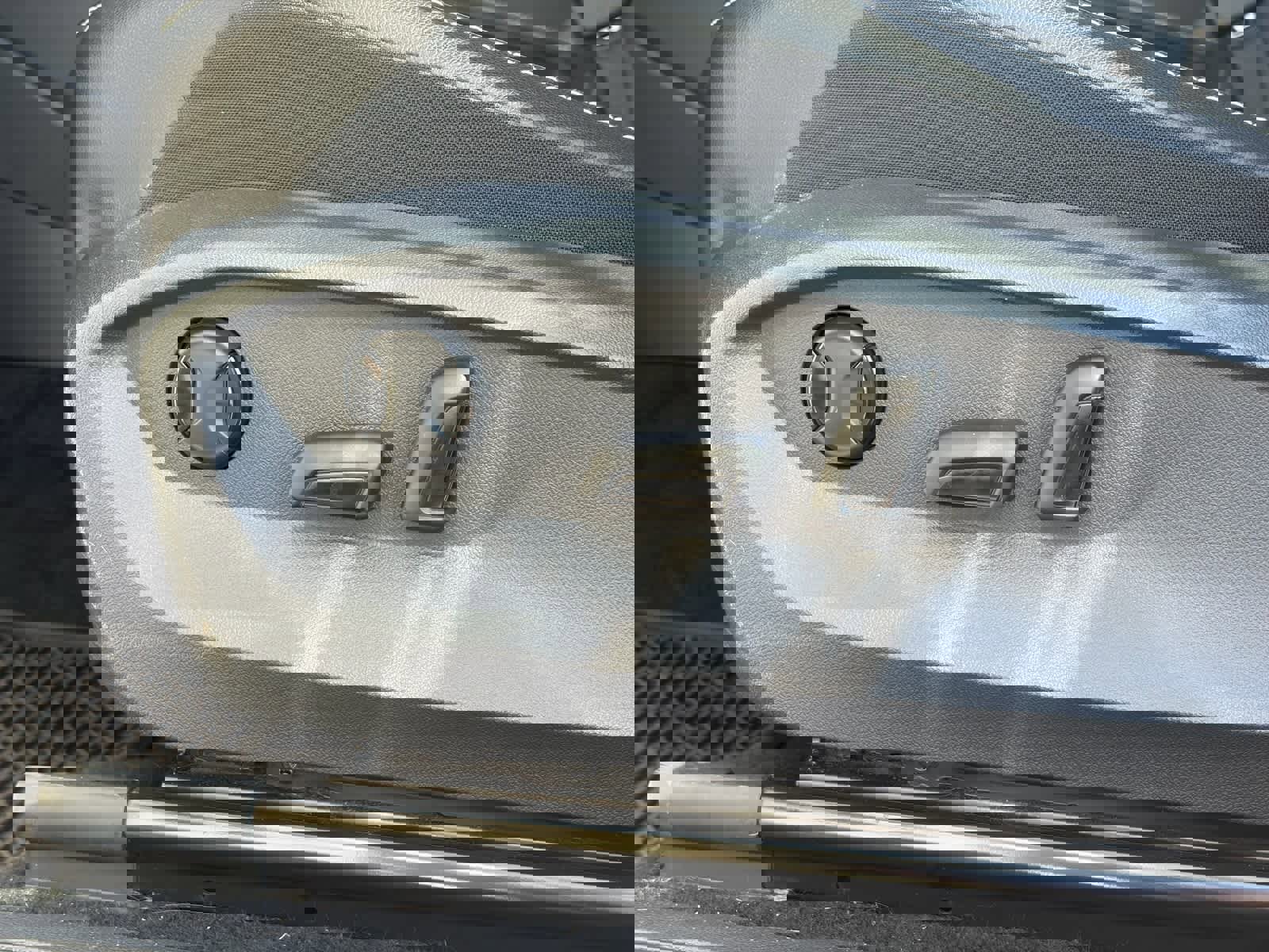 Used 2022 Volkswagen Tiguan SE image 14