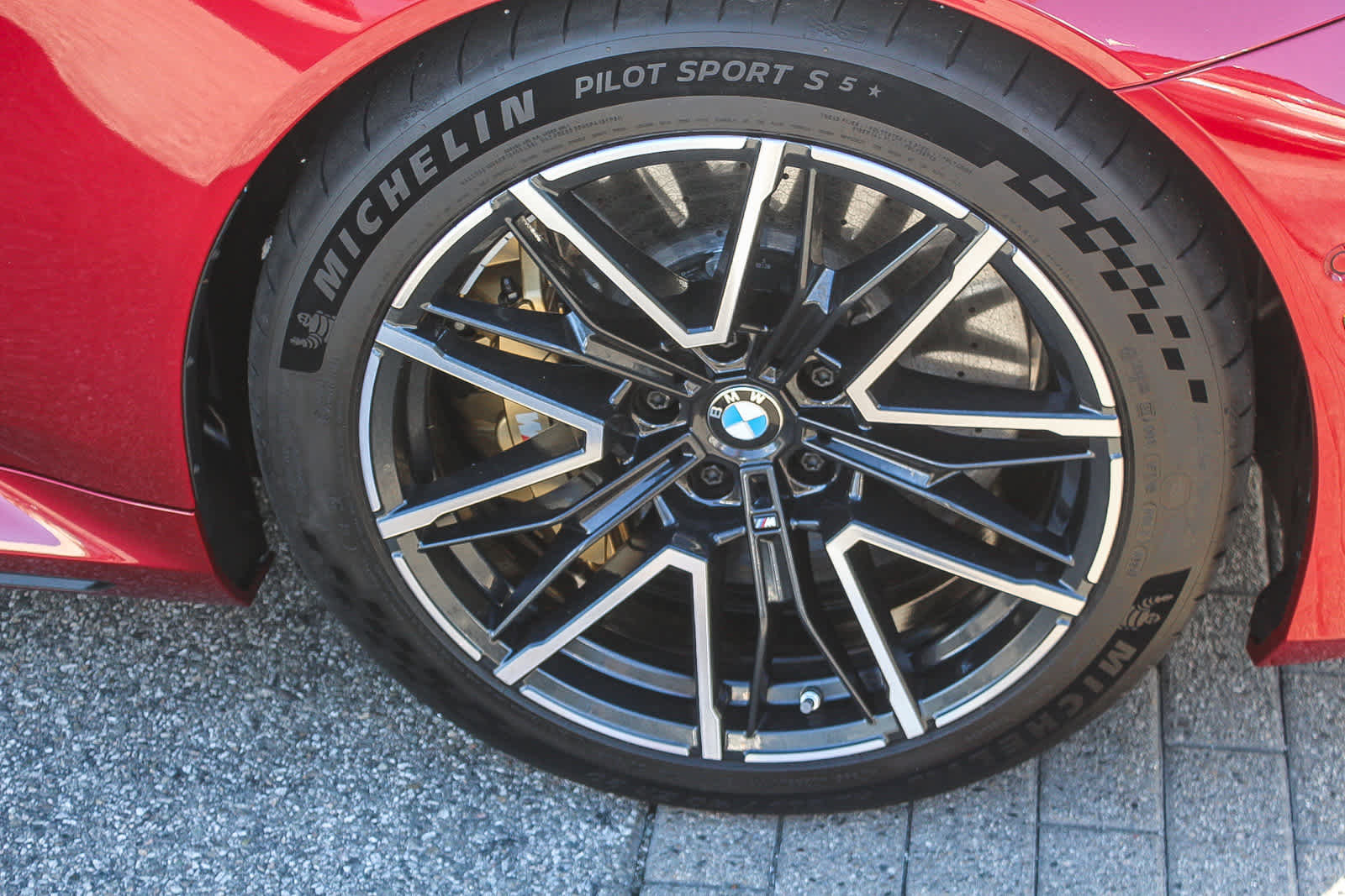 Used 2025 BMW M5 image 8