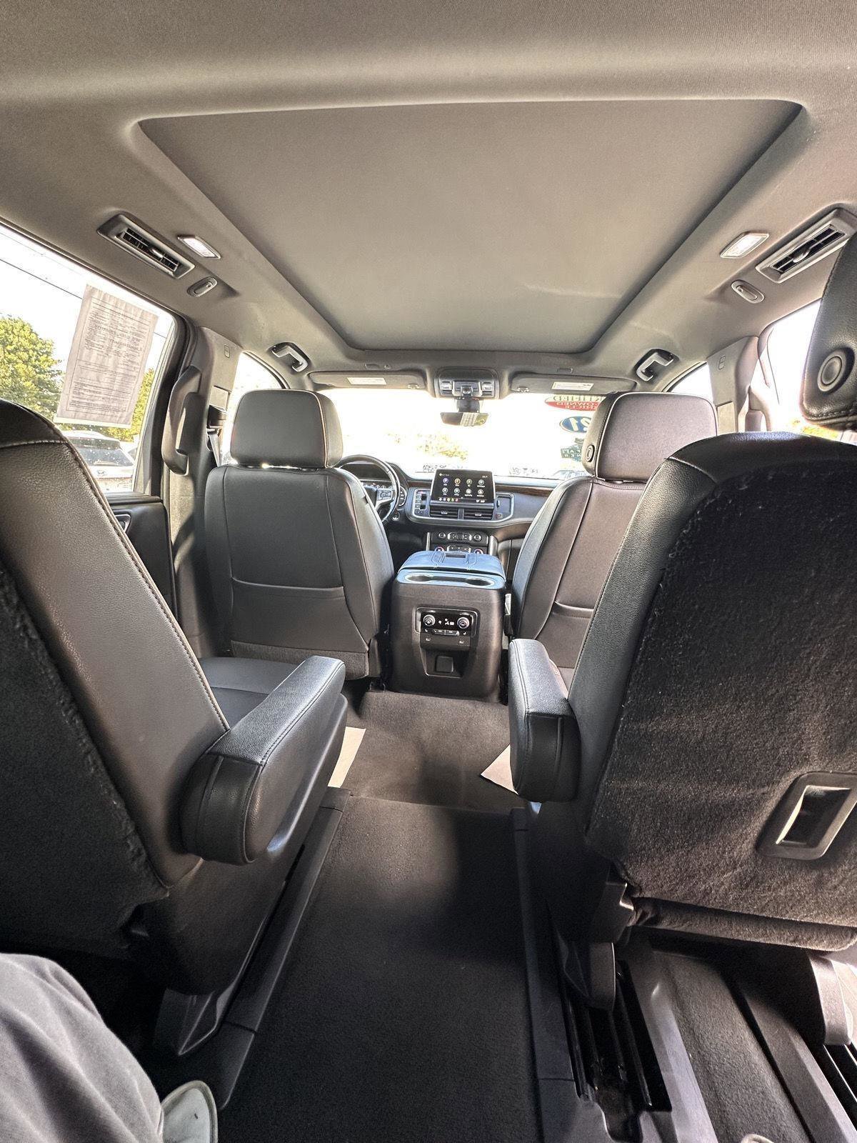 Used 2021 Chevrolet Suburban Premier w/ Premium Package RWD image 22