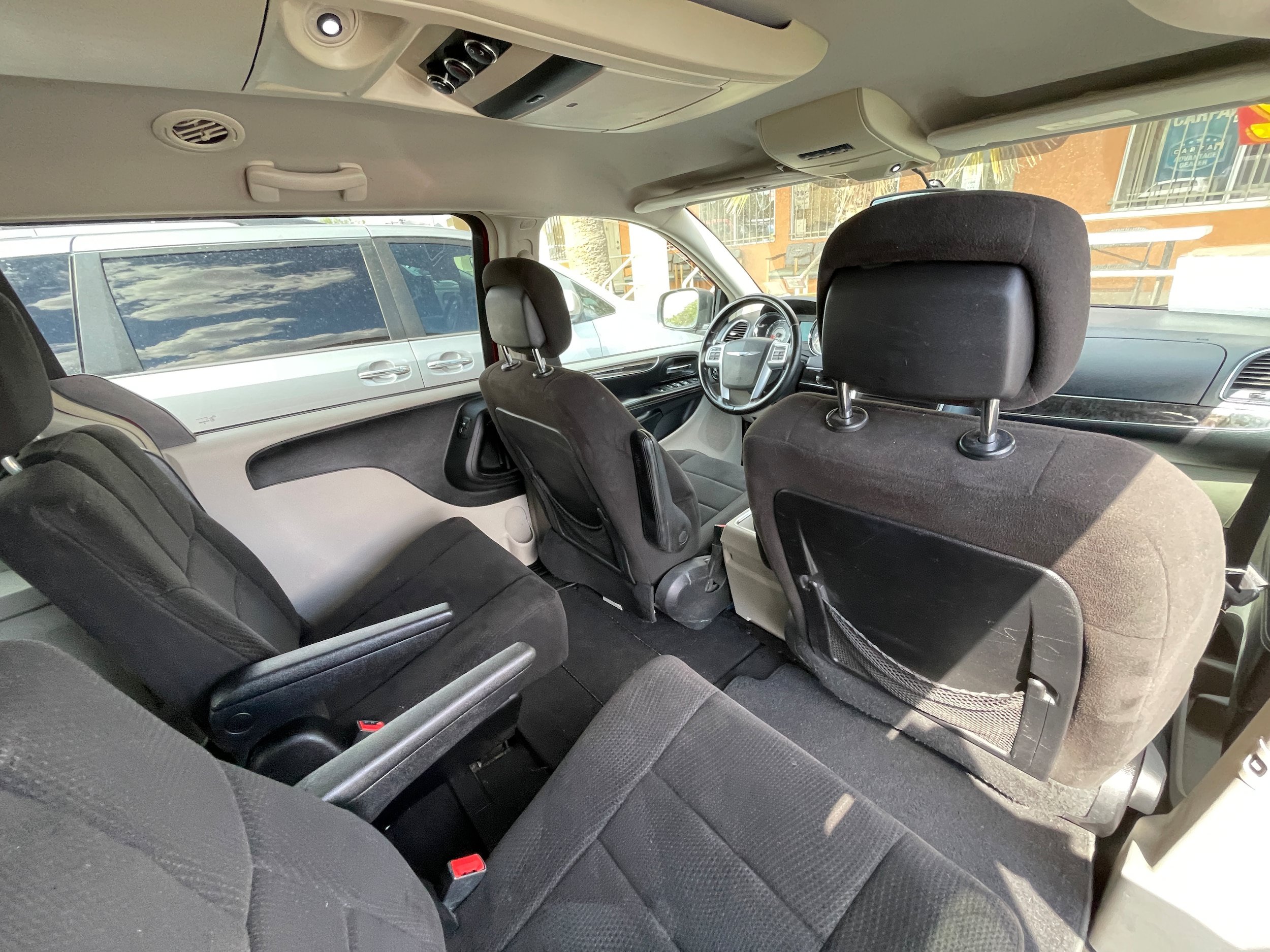 Used 2012 Chrysler Town & Country Touring w/ Entertainment Group #1 FWD image 21