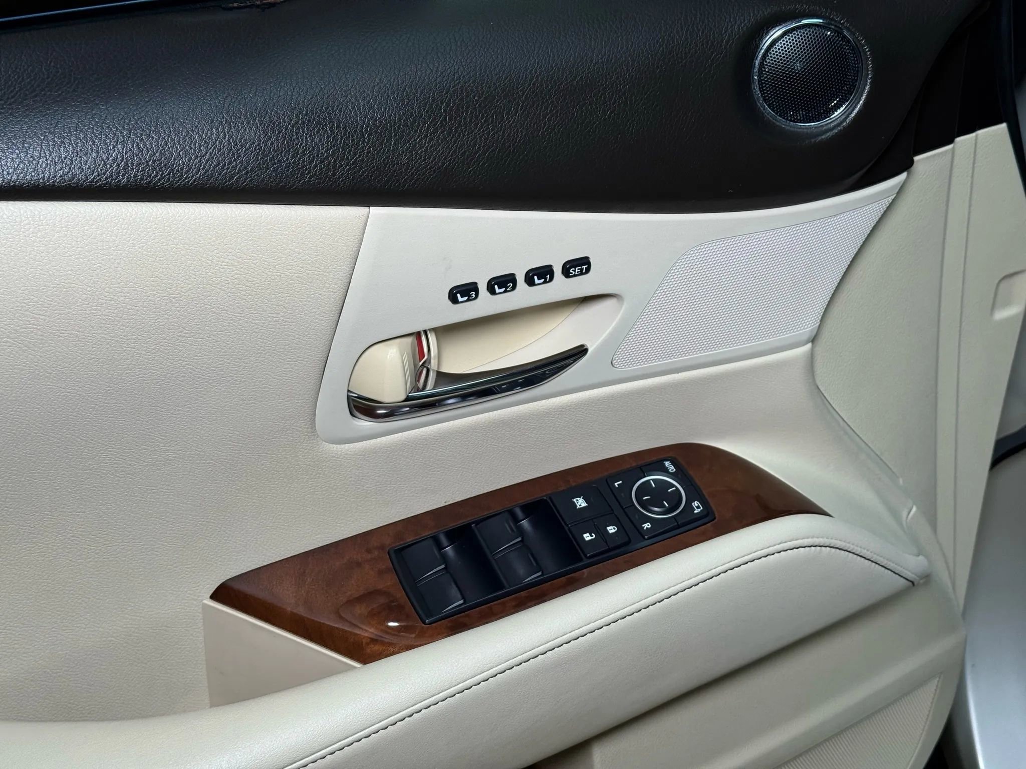 Used 2013 Lexus RX 350 AWD w/ Navigation Pkg image 34