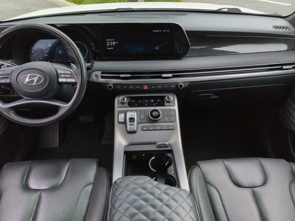 Used 2023 Hyundai Palisade Calligraphy image 16