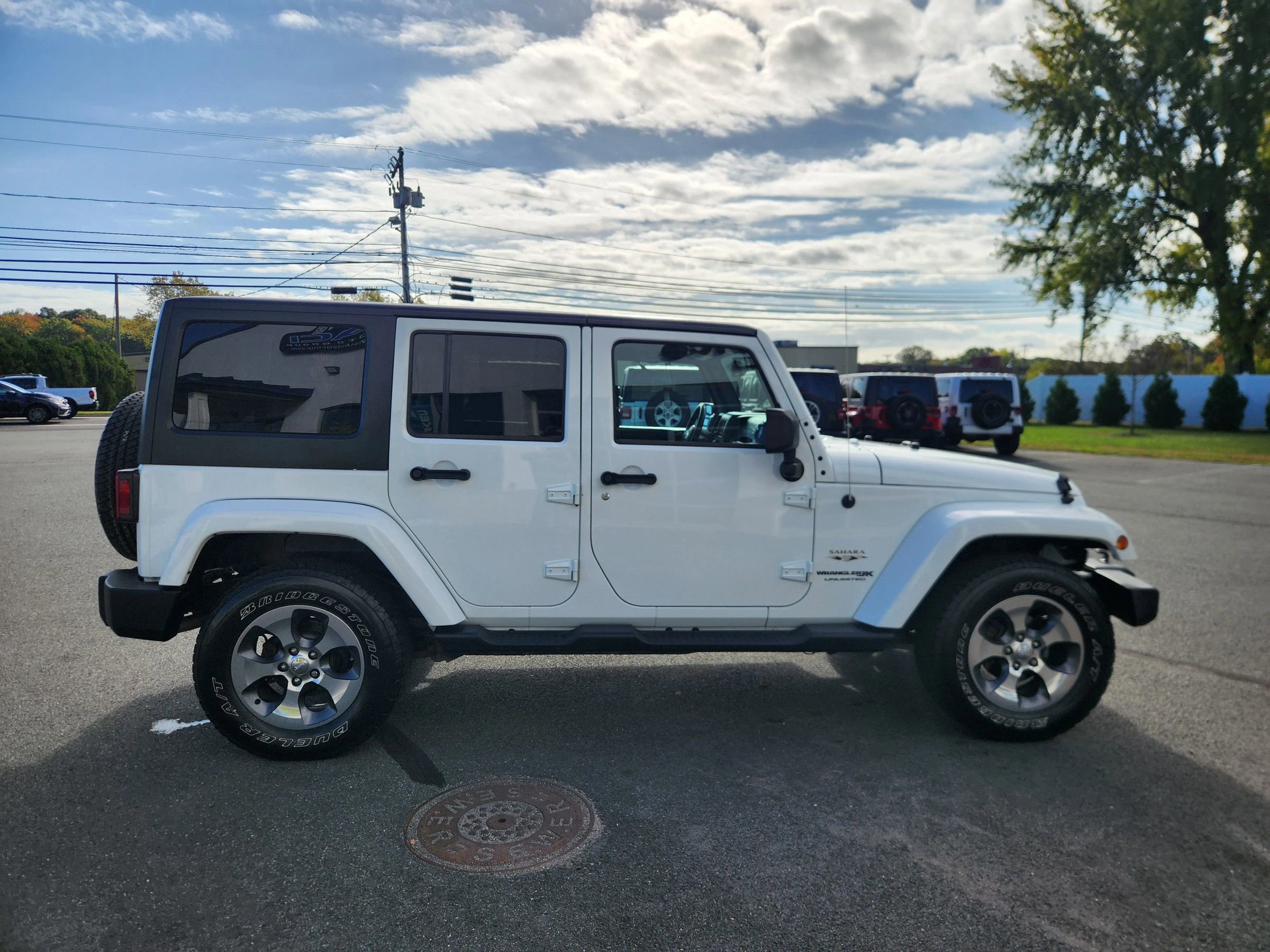 Used 2018 Jeep Wrangler Unlimited Sahara image 17