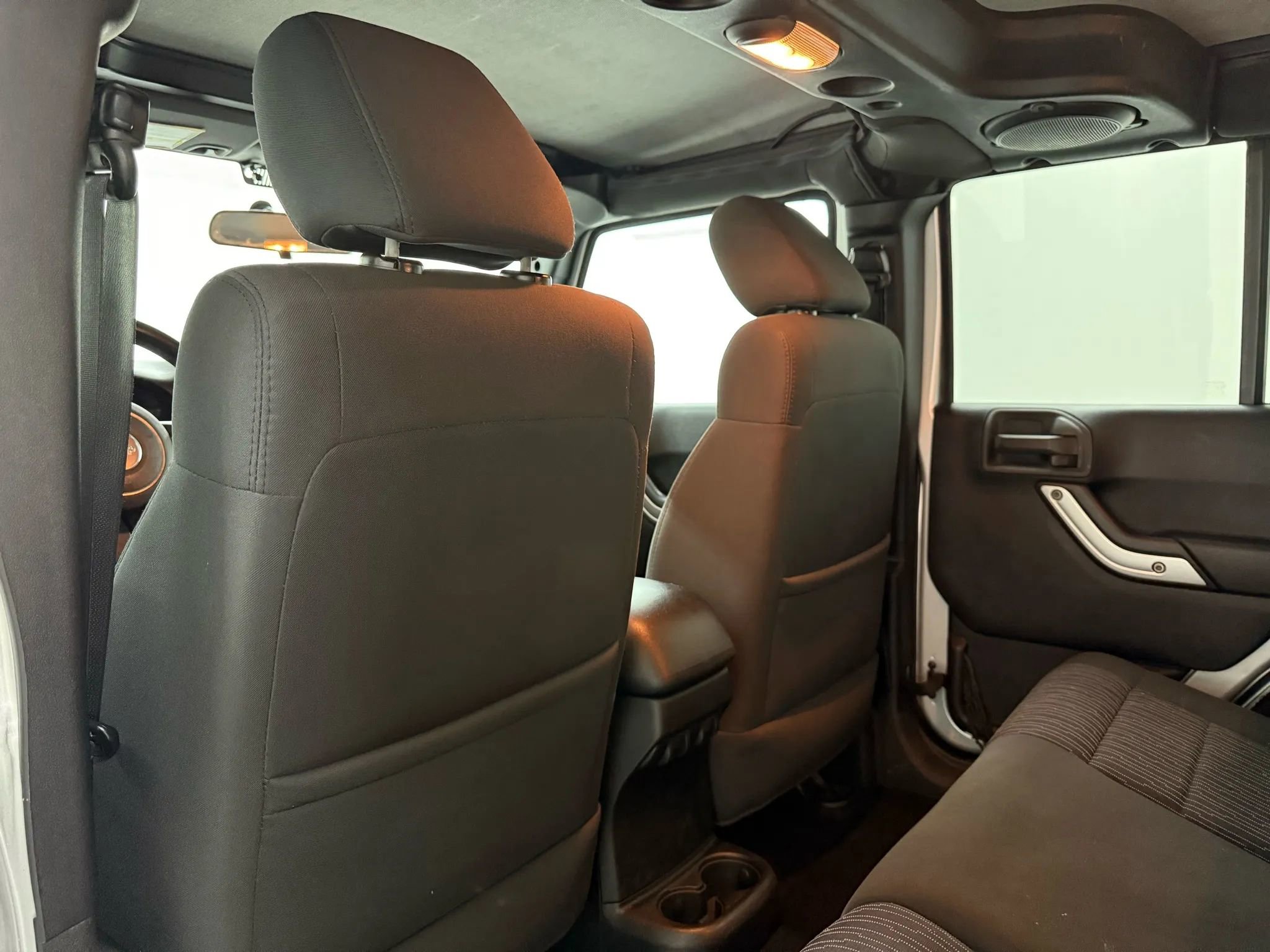 Used 2011 Jeep Wrangler Unlimited Sahara image 14