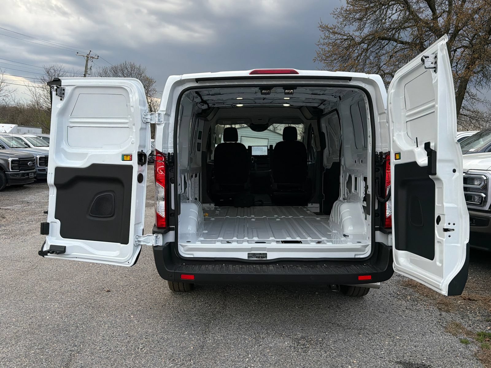 New 2026 Ford Transit 150 Low Roof RWD image 10