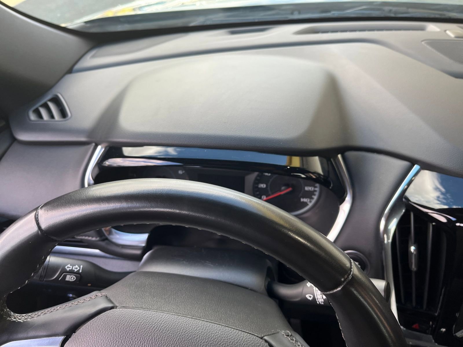 Used 2023 Chevrolet Traverse LT image 33