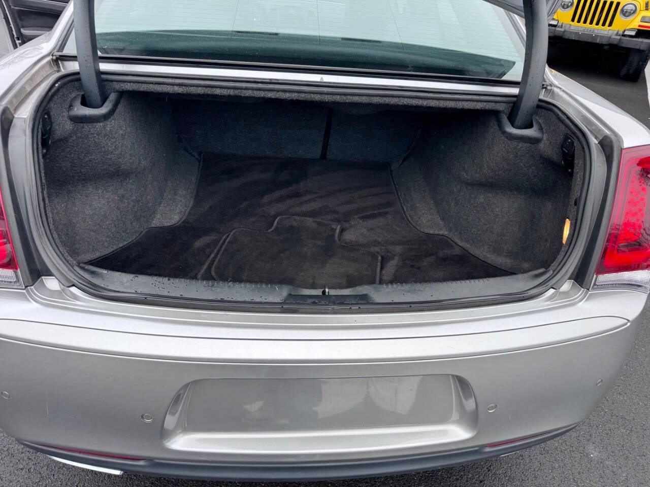 Used 2018 Chrysler 300 S w/ Safetytec Plus Group image 11