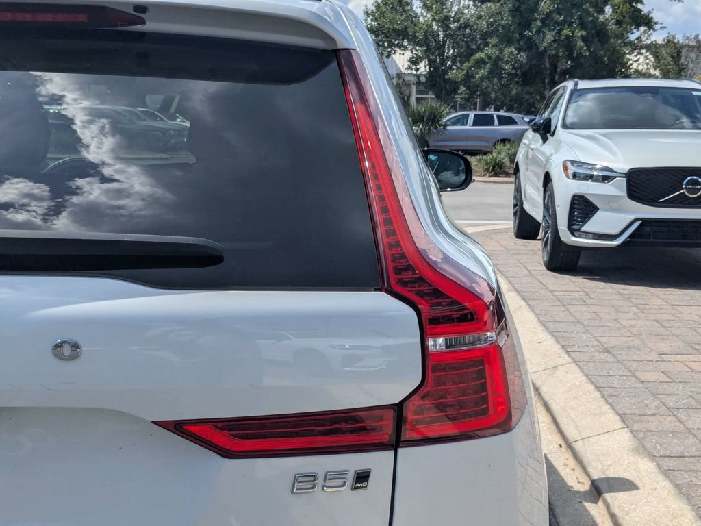 Certified 2024 Volvo XC60 B5 Ultimate w/ Protection Package Premier AWD/4WD image 14