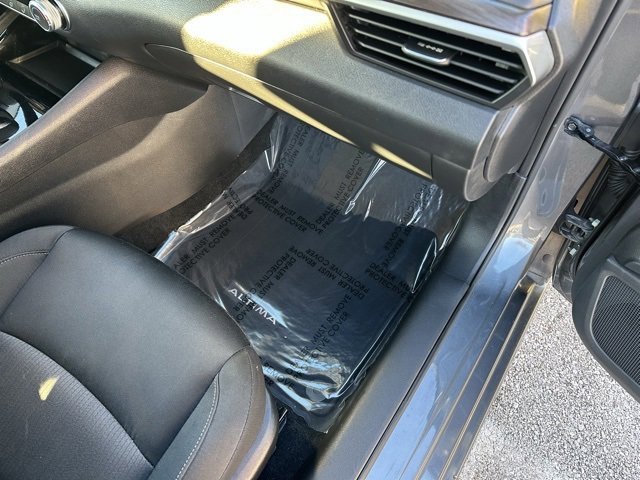 Used 2024 Nissan Altima 2.5 SV image 13