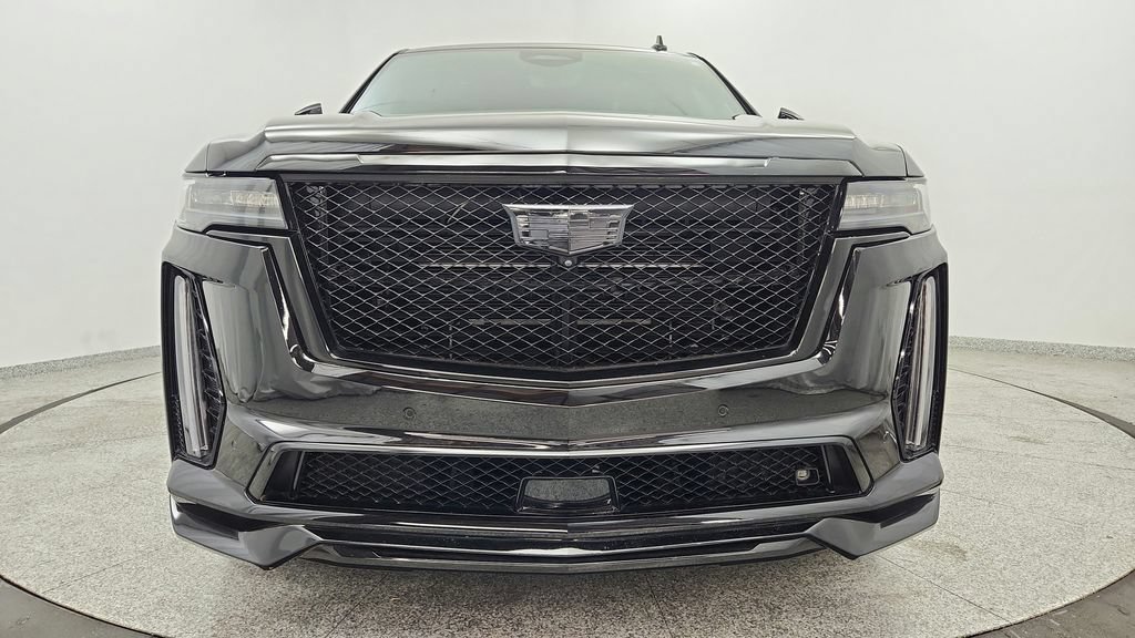 Used 2023 Cadillac Escalade ESV V w/ Heavy-Duty Trailer Package AWD/4WD image 10