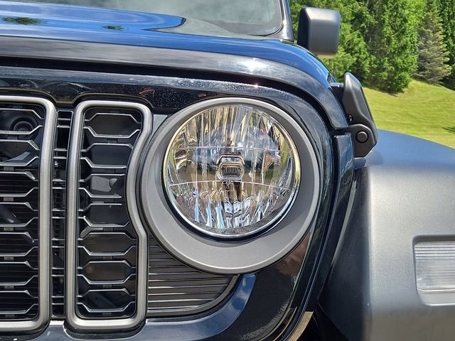 Used 2025 Jeep Gladiator Sport AWD/4WD image 27