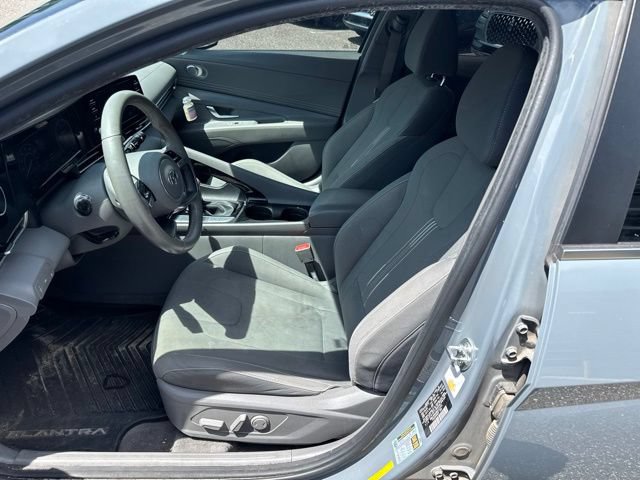 Used 2021 Hyundai Elantra SEL w/ Convenience + Premium Package FWD image 17