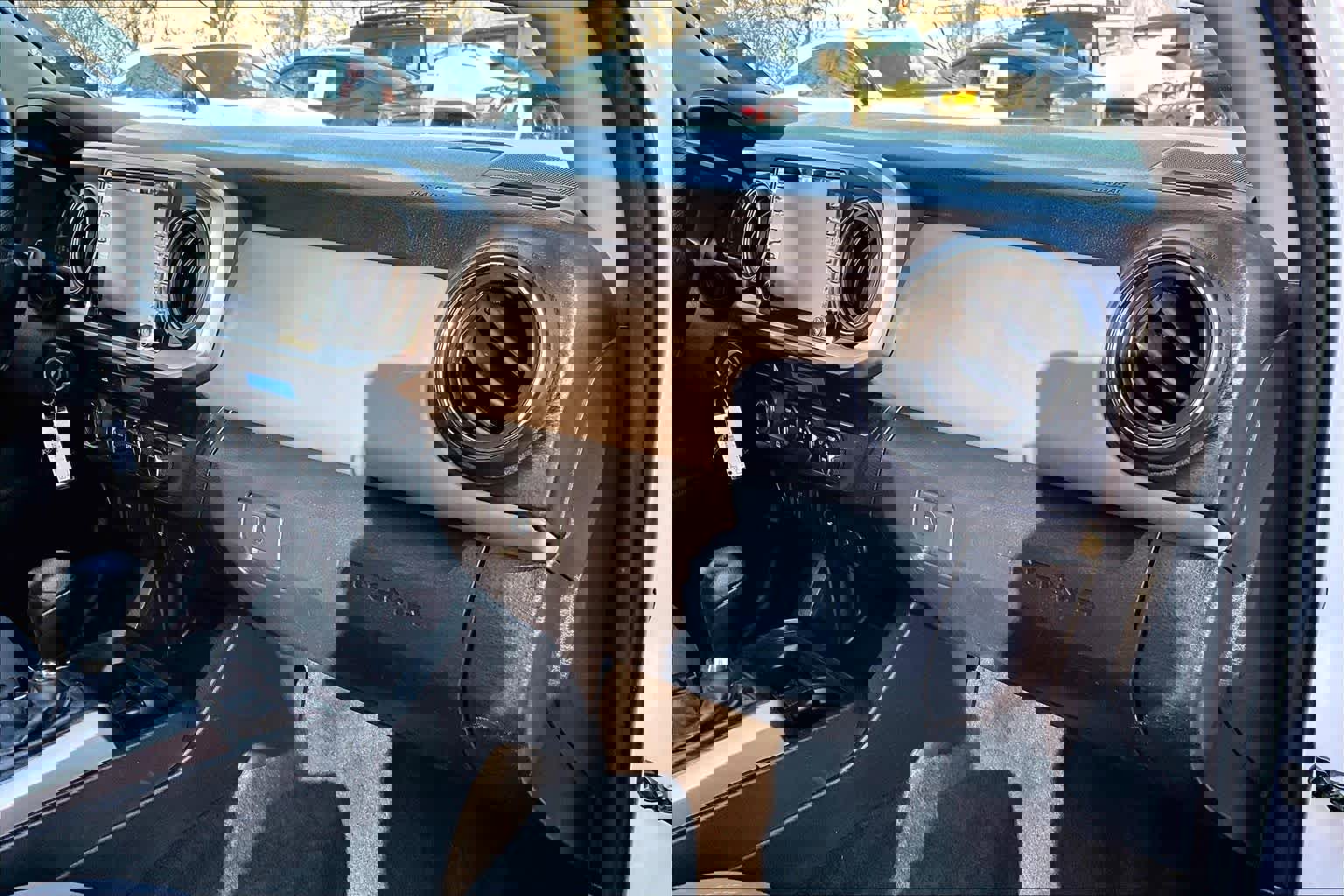 Certified 2022 Toyota Tacoma SR5 image 17