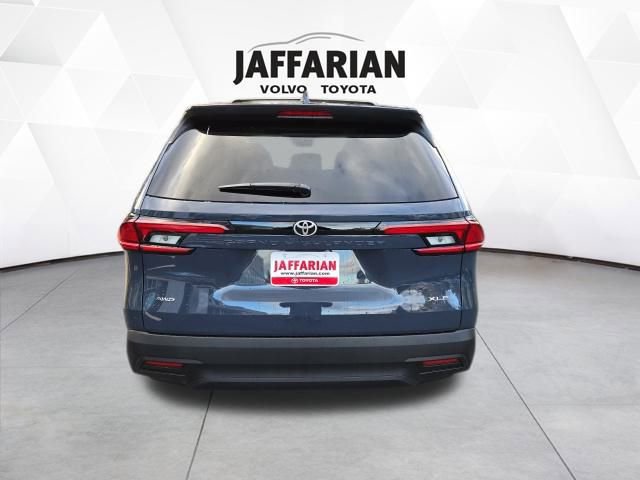 New 2026 Toyota Grand Highlander XLE image 4