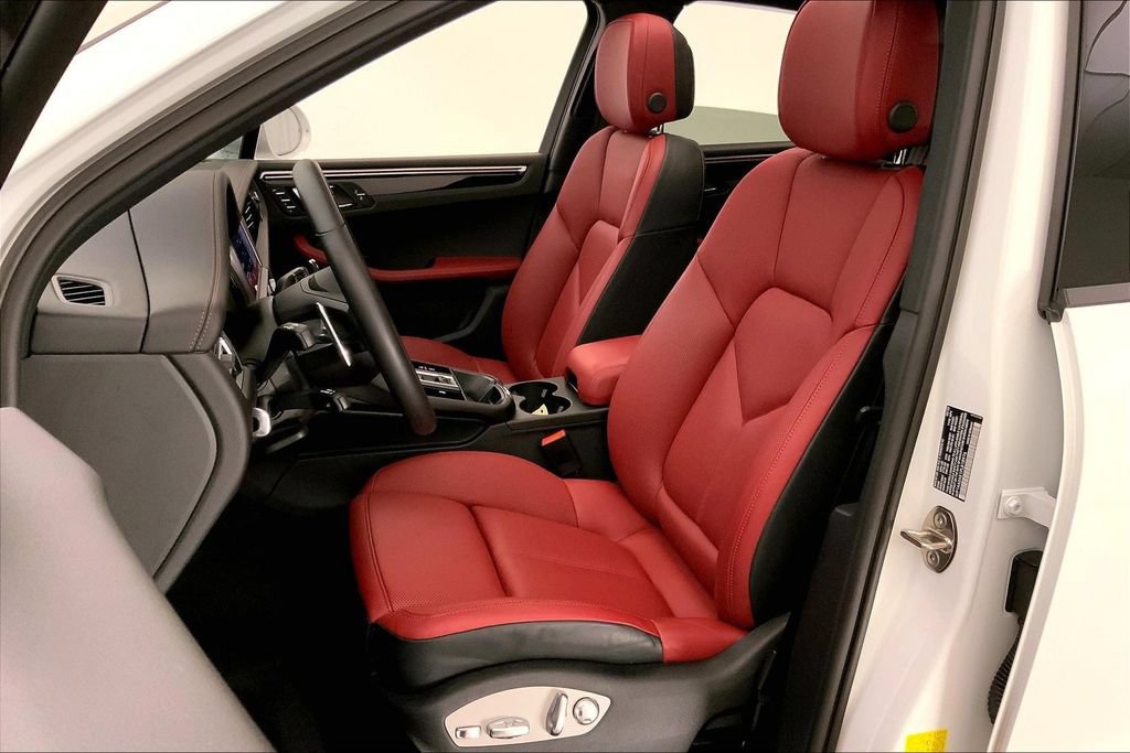 Used 2023 Porsche Macan AWD/4WD image 13