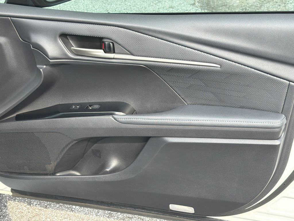 Used 2025 Toyota Camry XSE FWD image 16