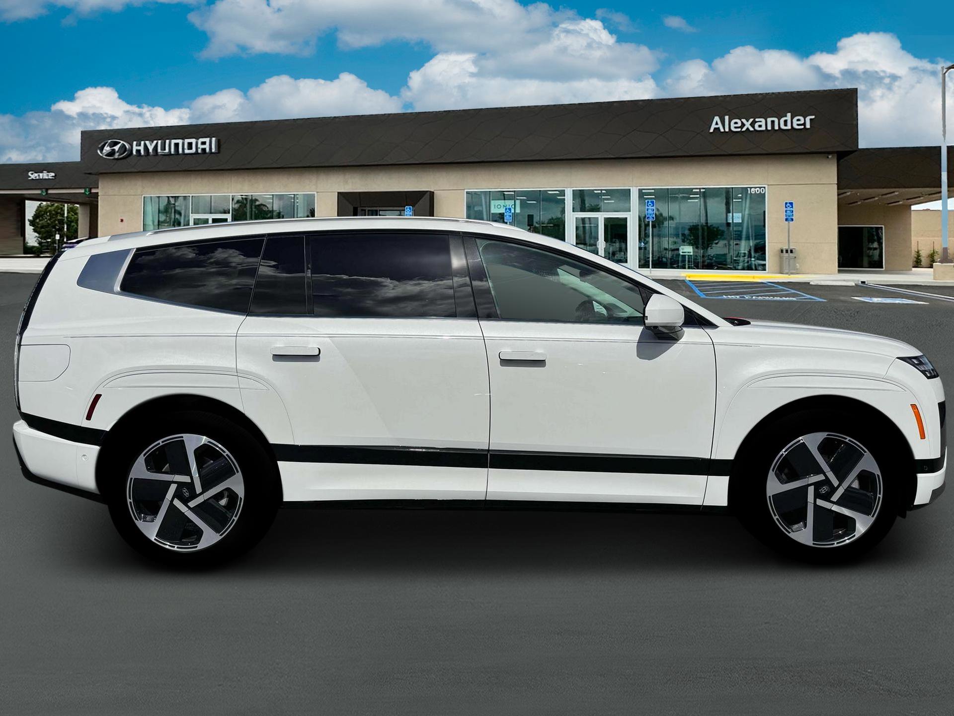 New 2026 Hyundai Ioniq 9 Calligraphy image 8