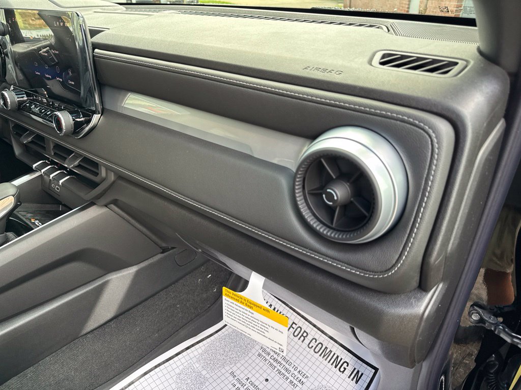 New 2026 Chevrolet Colorado LT w/ LT Convenience Package AWD/4WD image 11
