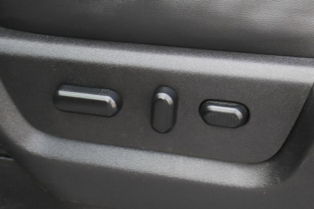 Used 2011 Ford F250 Lariat w/ Lariat Interior Pkg AWD/4WD image 23