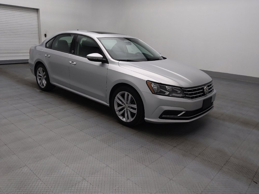 Used 2019 Volkswagen Passat 2.0T Wolfsburg w/ Wheels & Sunroof Package FWD image 11