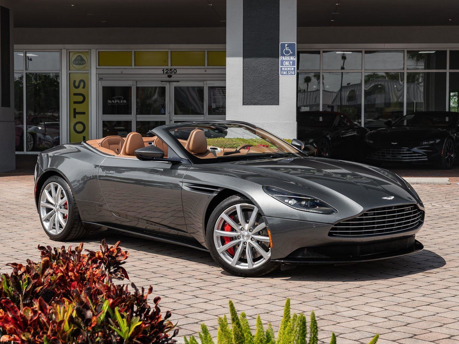 Used 2019 Aston Martin DB11 Volante image 12
