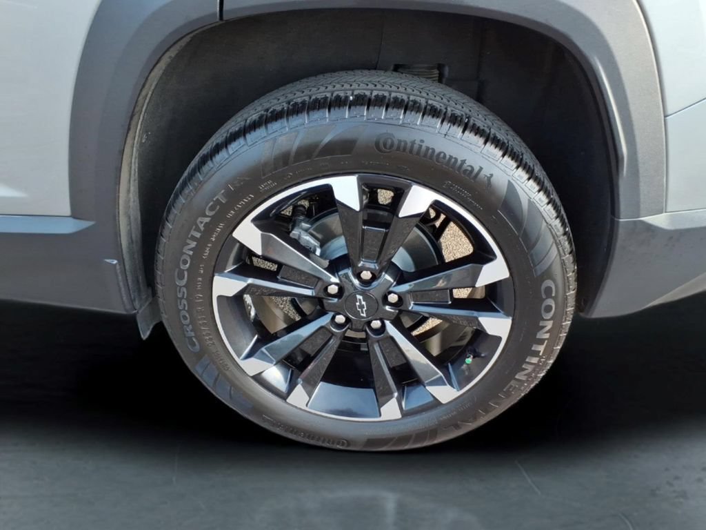 Used 2026 Chevrolet Equinox RS AWD/4WD image 12