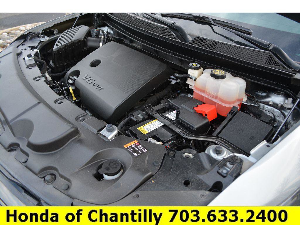 Used 2023 Chevrolet Traverse RS FWD image 38