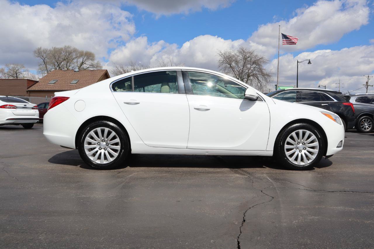 Used 2012 Buick Regal Leather FWD image 6