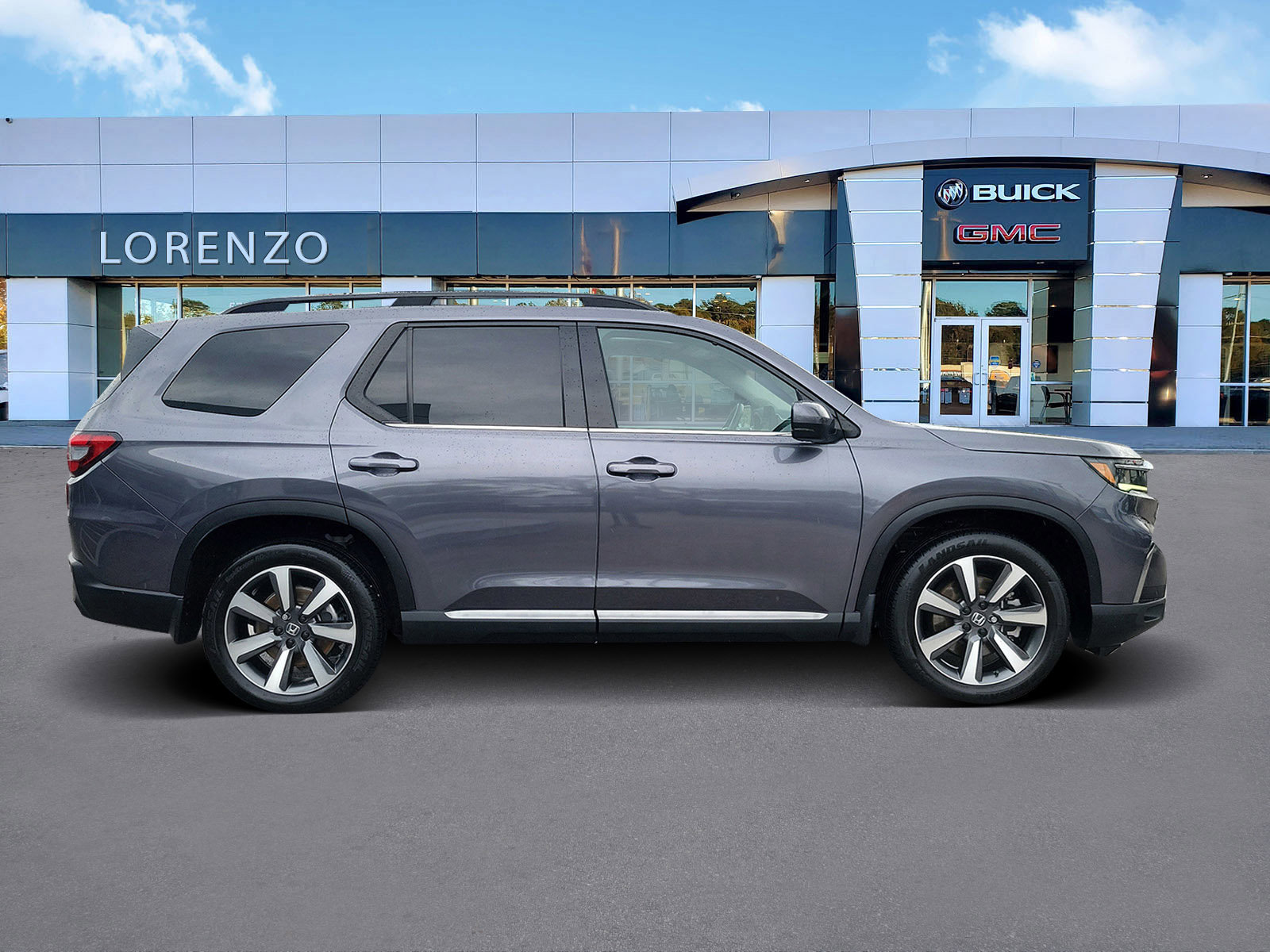 Used 2024 Honda Pilot Touring image 4