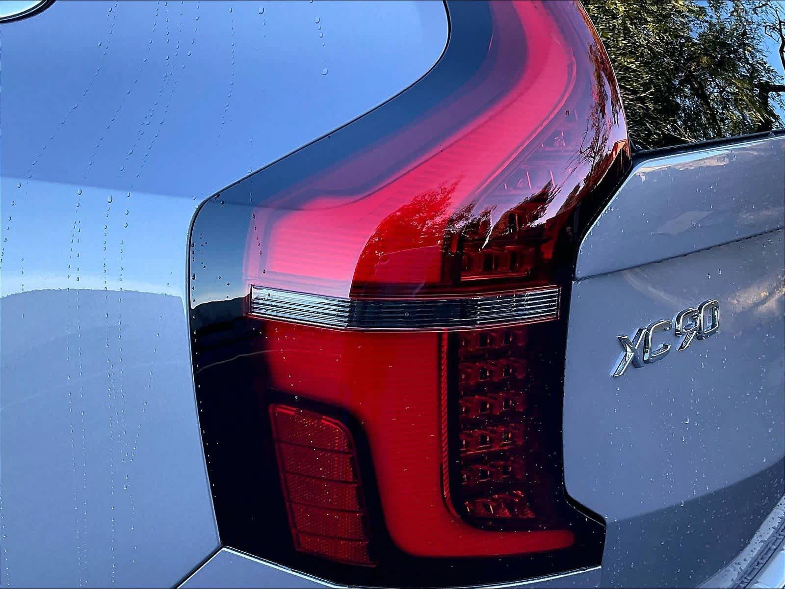 New 2027 Volvo XC90 B5 Plus AWD/4WD image 25