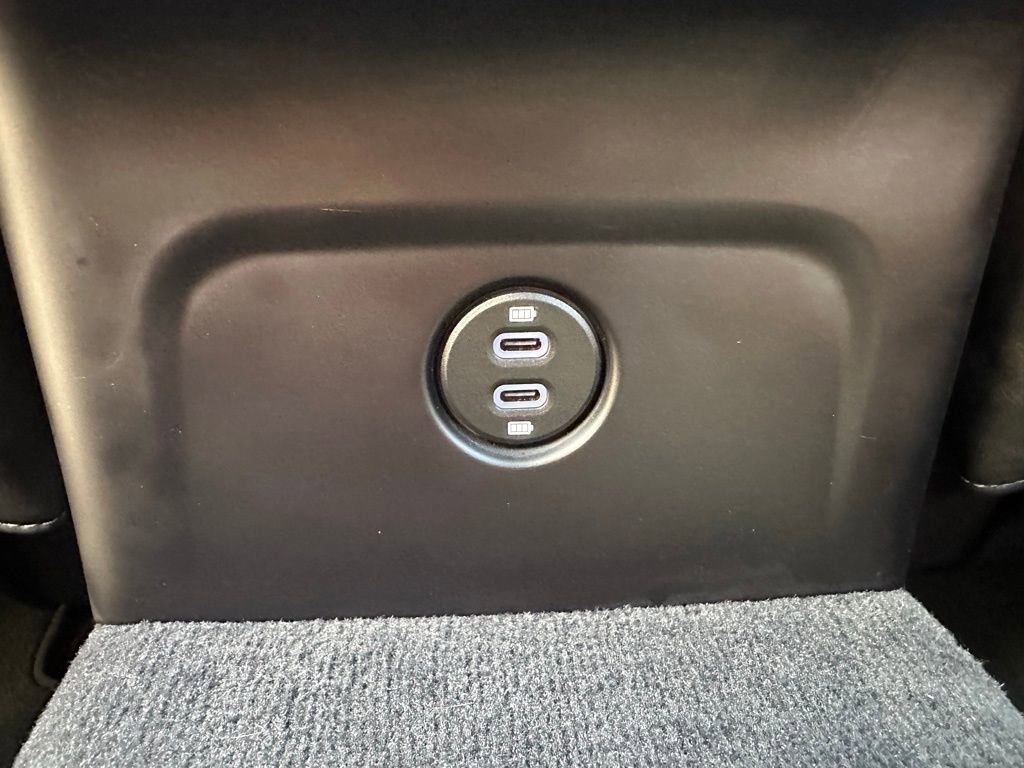 Used 2023 Porsche Macan image 35