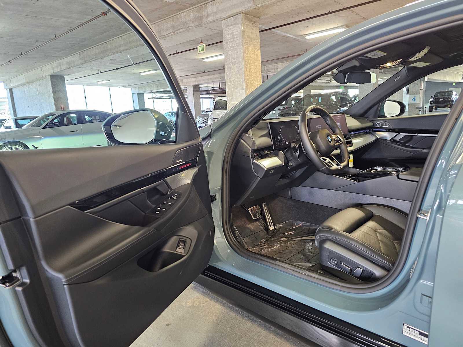 Used 2025 BMW 530i xDrive w/ M Sport Package image 27