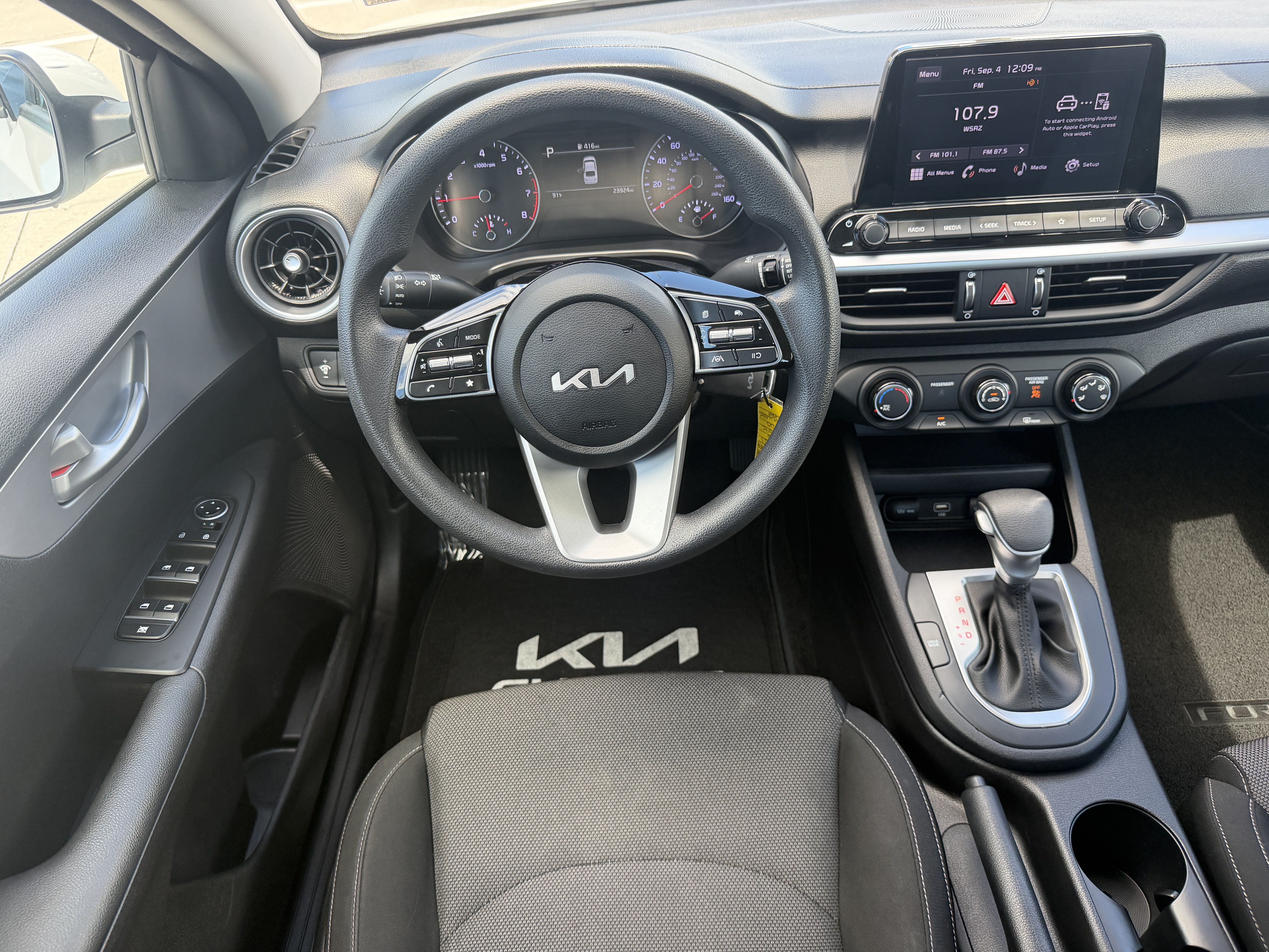 Certified 2023 Kia Forte LXS w/ LXS Technology Package FWD image 13