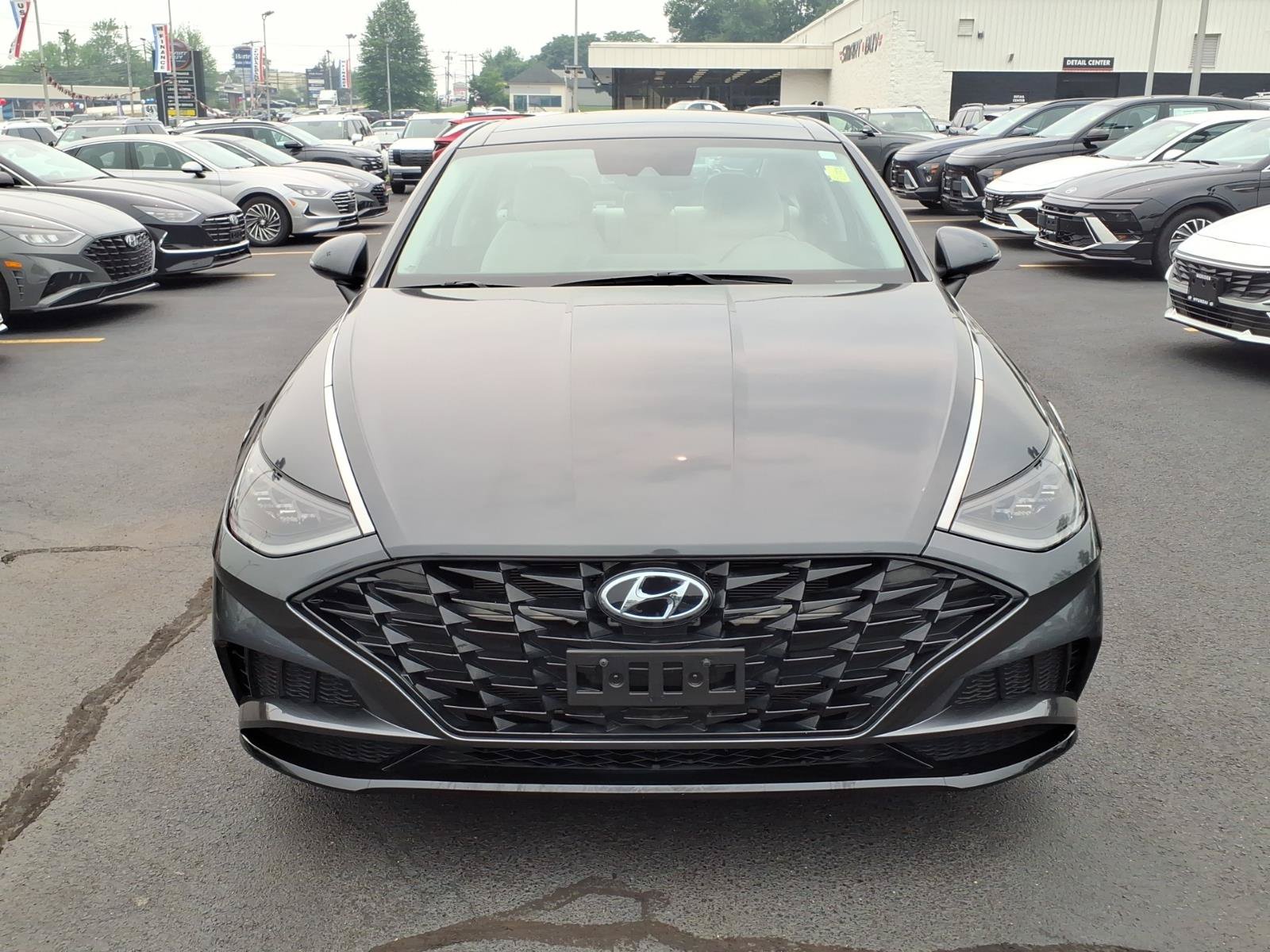 Certified 2023 Hyundai Sonata SEL w/ Convenience Package FWD image 2