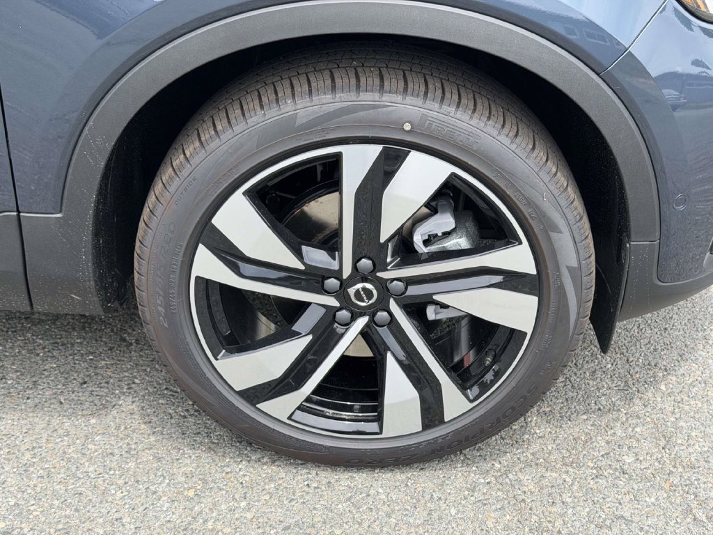 New 2026 Volvo XC40 B5 Ultra w/ Protection Package Premier AWD/4WD image 24