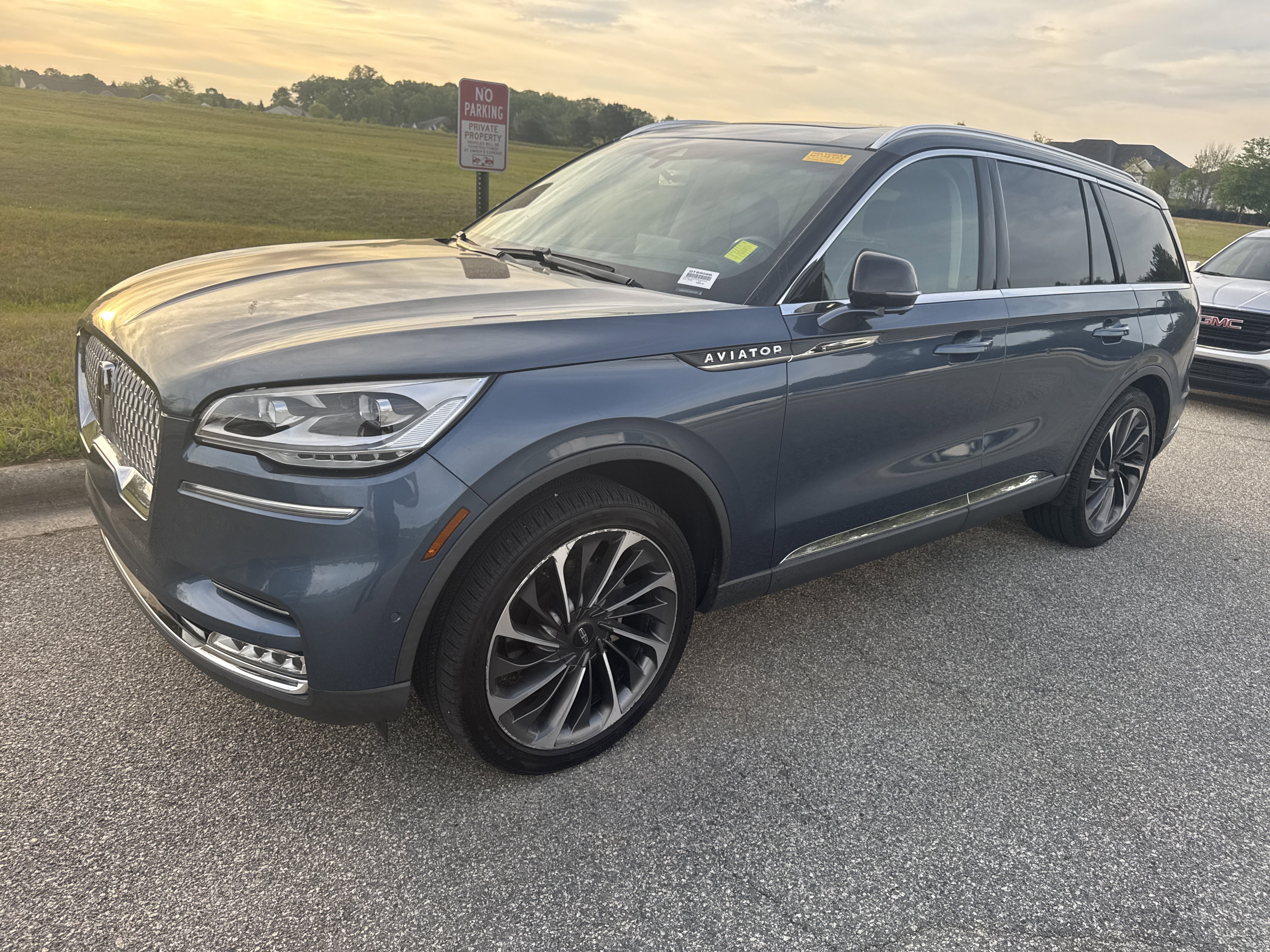 Used 2020 Lincoln Aviator Reserve w/ Equipment Group 202A image 5