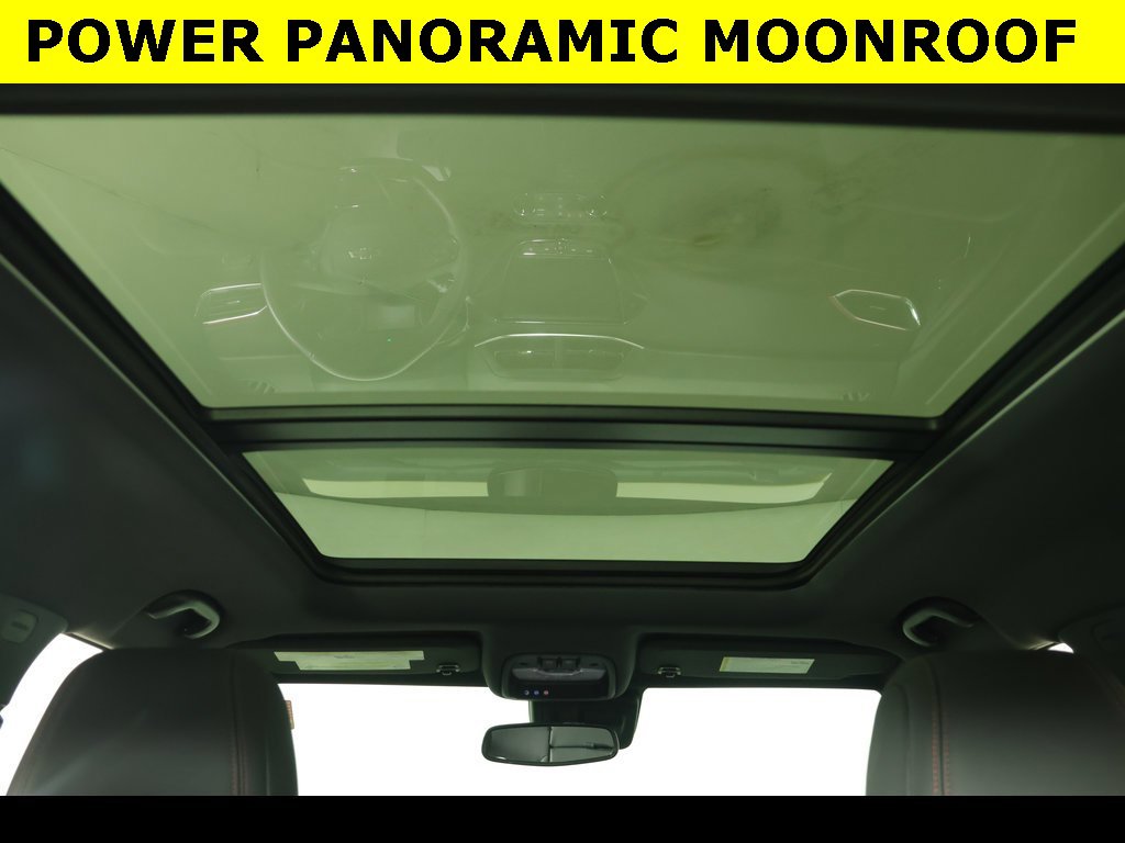 Used 2023 Chevrolet TrailBlazer RS w/ Sun and Liftgate Package image 3