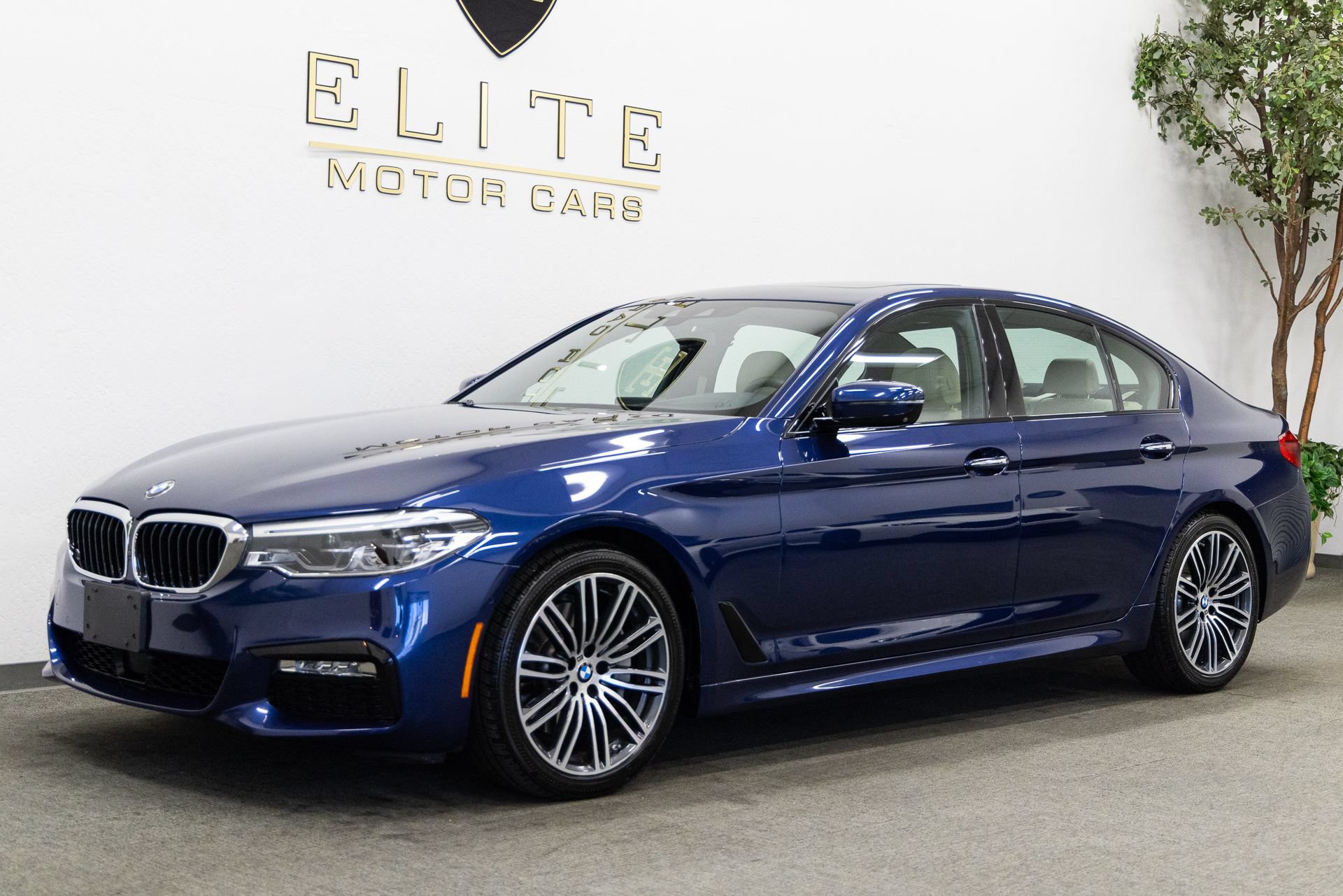 Used 2017 BMW 540i RWD image 1