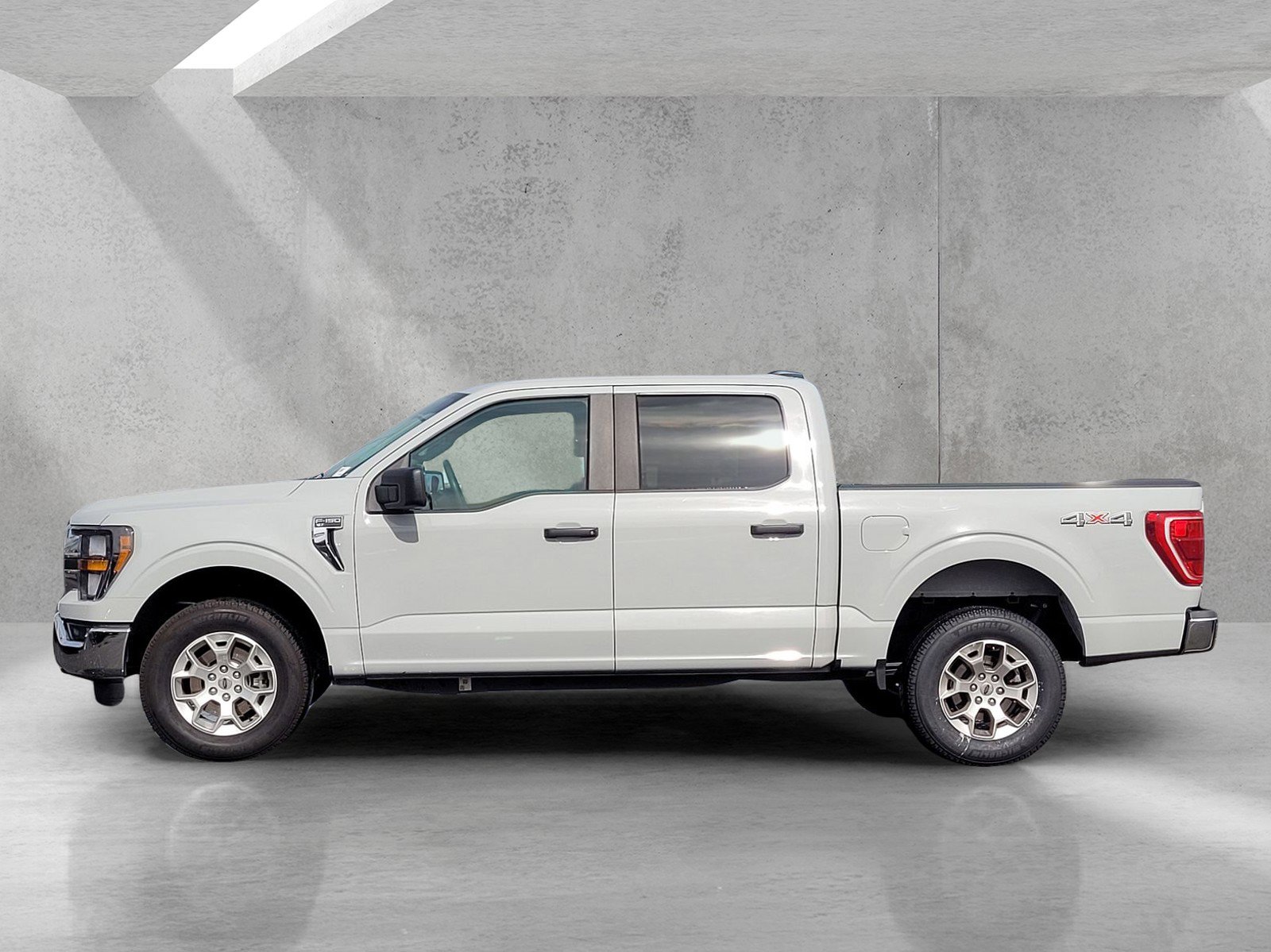 Used 2023 Ford F150 XLT image 7