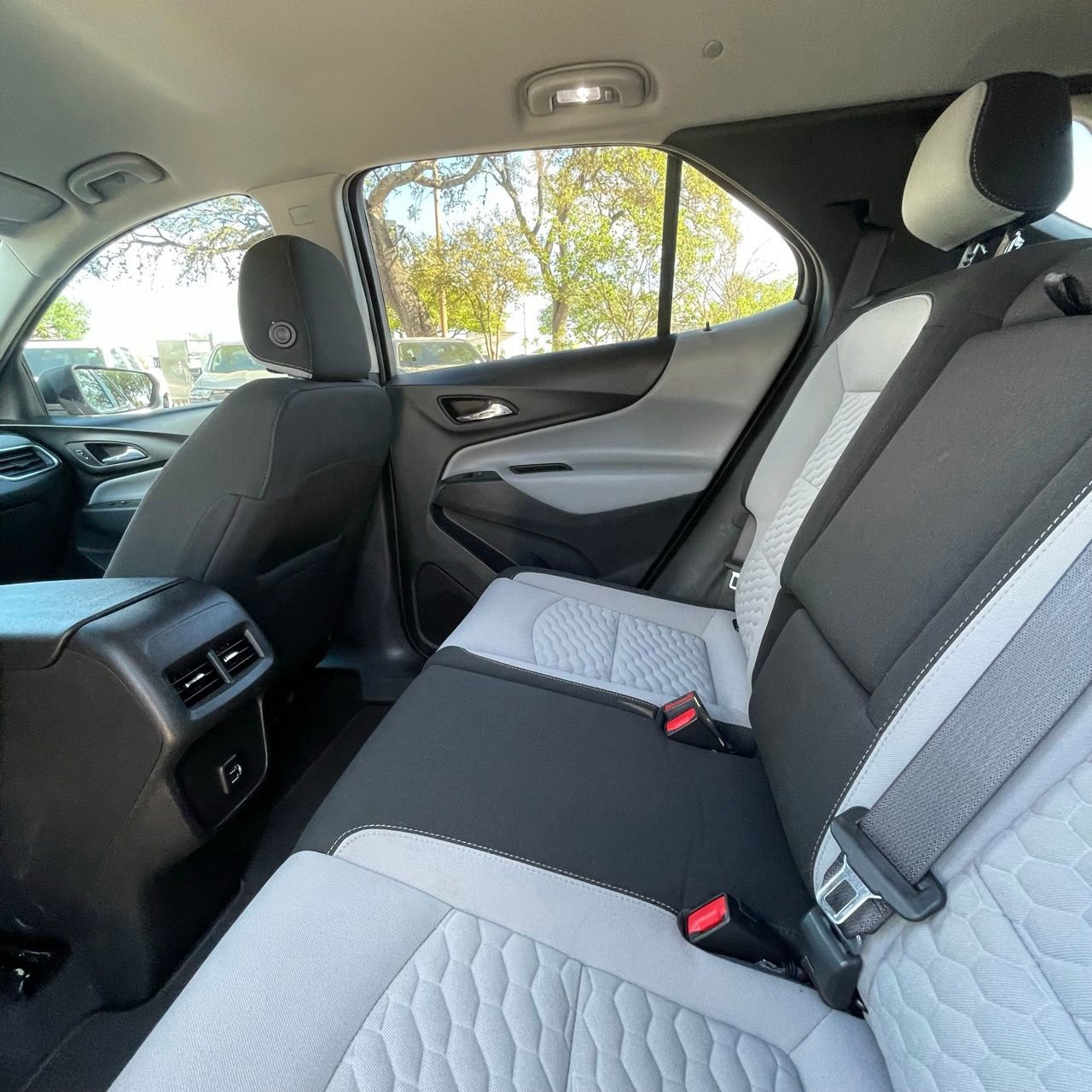 Used 2021 Chevrolet Equinox LS w/ LS Convenience Package image 23