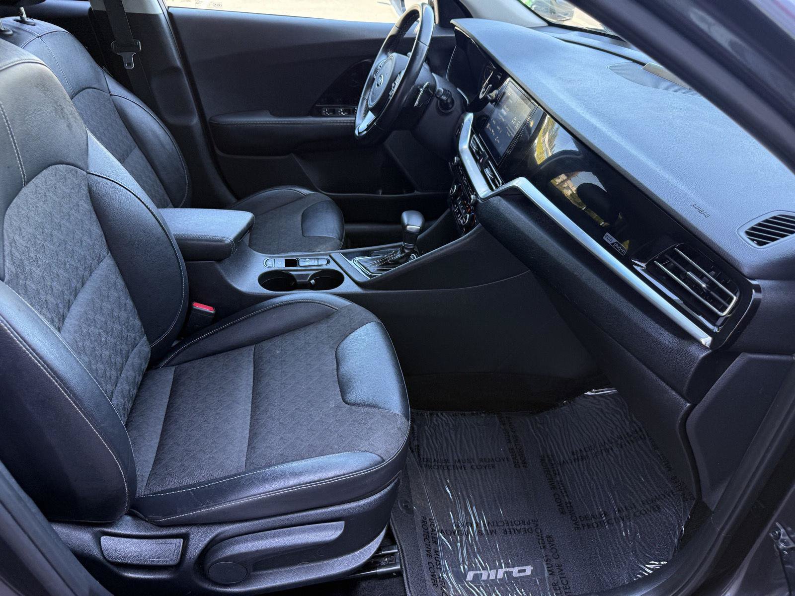 Used 2021 Kia Niro EX FWD image 17