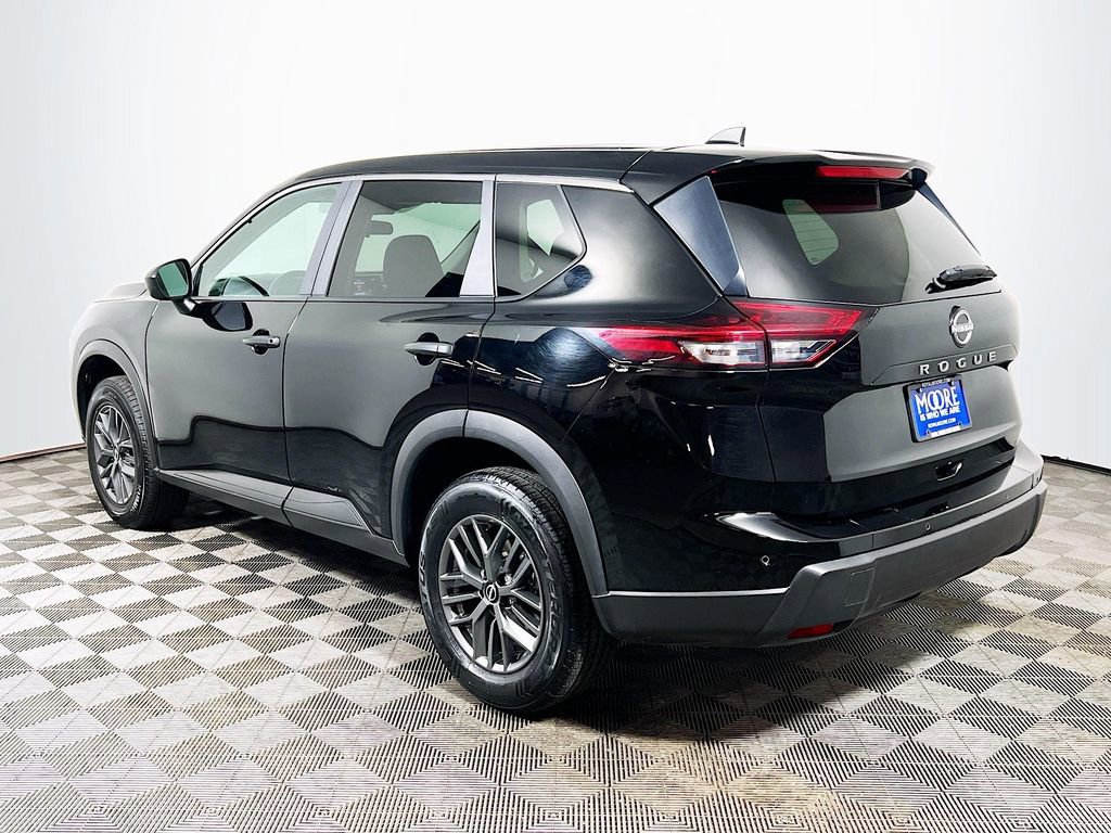 Used 2024 Nissan Rogue S image 5