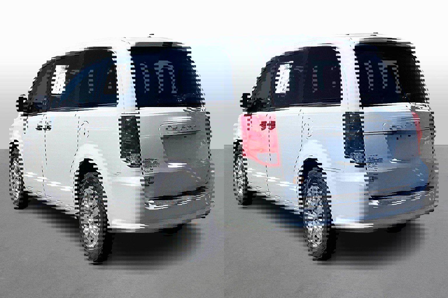 Used 2019 Dodge Grand Caravan SE w/ UConnect Hands-Free Group image 10