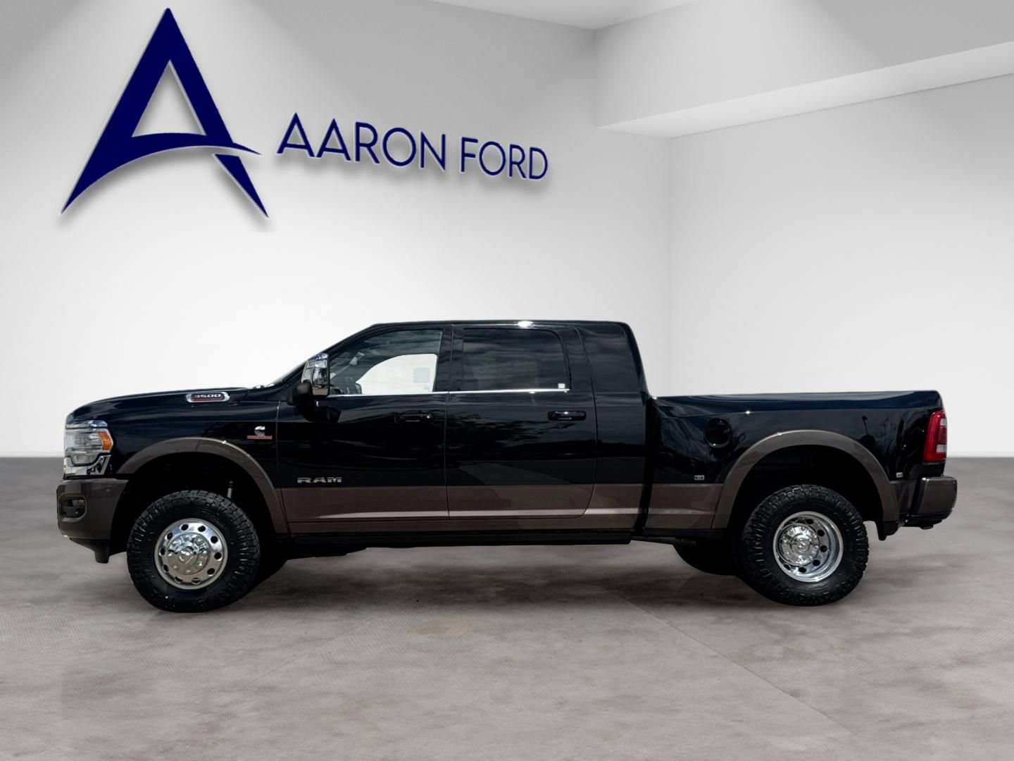 Used 2024 RAM 3500 Limited w/ Safety Group AWD/4WD image 3