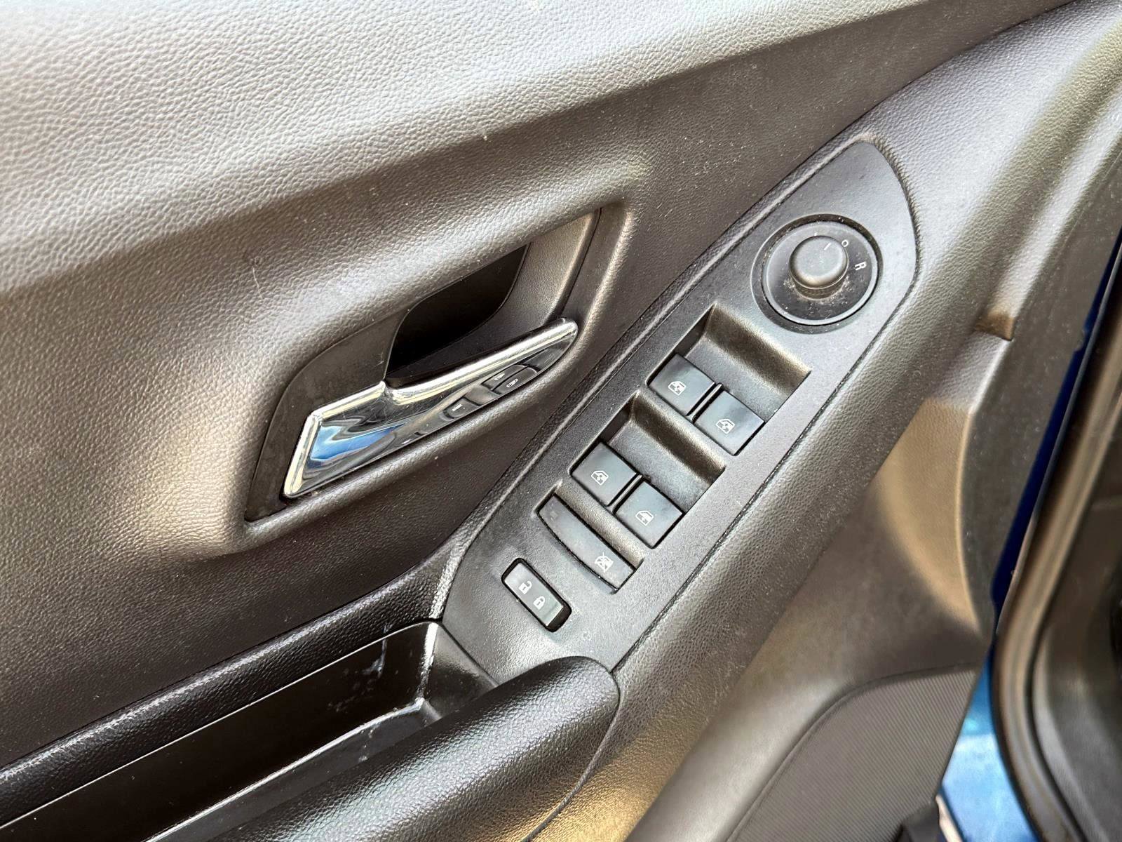 Used 2020 Chevrolet Trax LT w/ Driver Confidence Package image 15