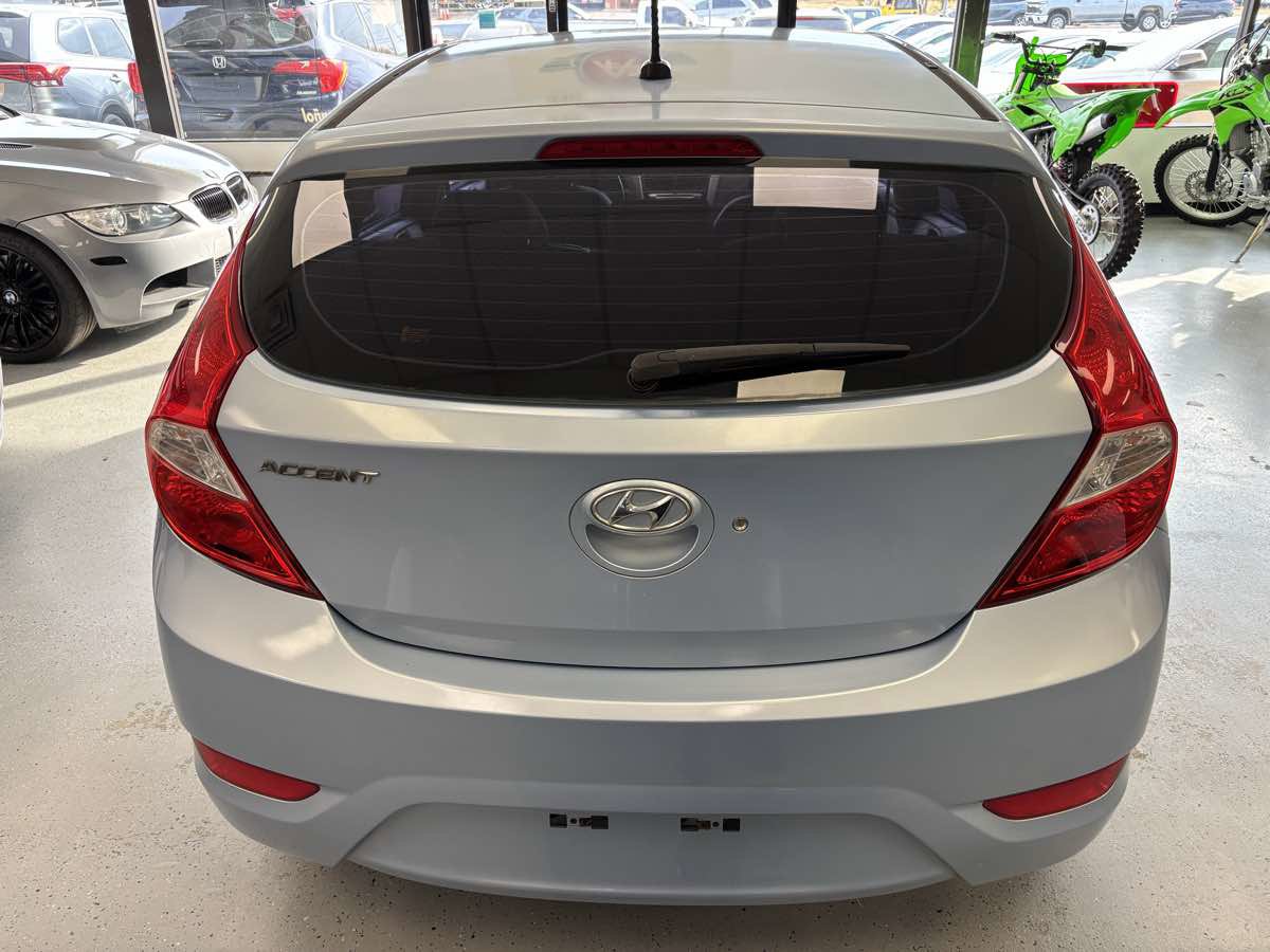 Used 2012 Hyundai Accent GS image 10