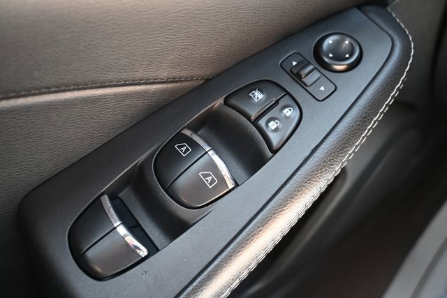 Used 2023 Nissan Maxima SL FWD image 40